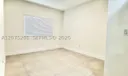 310 E 7th St #203 Photo