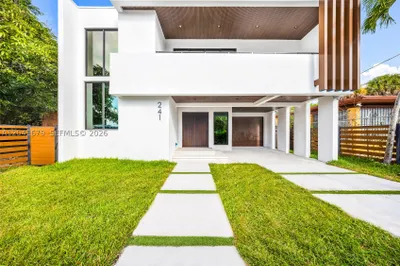 241 NW 46th St 1