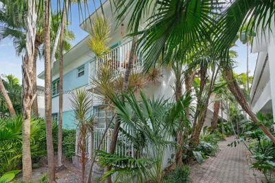 911 Meridian Ave #106 1