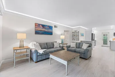807 NE 1st Street NE #5w 1
