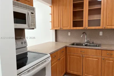 120 Royal Palm Rd #110 1