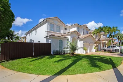 11559 NW 84th Ter 1