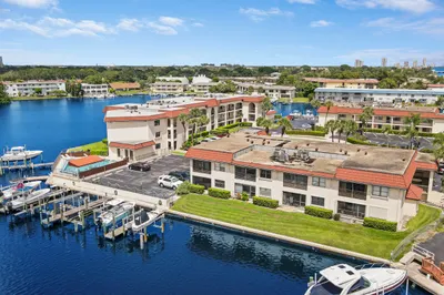 309 Lake Circle #203 1