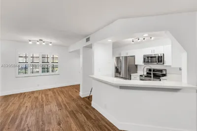9005 W Sunrise Blvd #9005 1