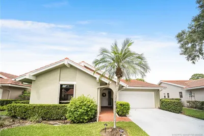 2720 SW Willowood Circle 1