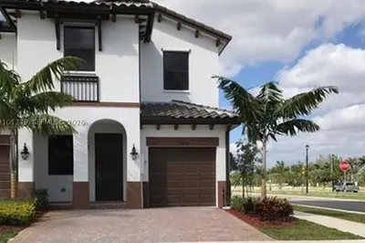 8878 NW 103rd Ave 0 1