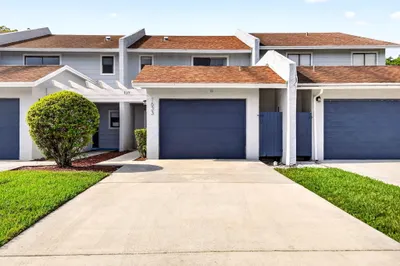 1633 Woodbridge Lakes Circle #1633 1