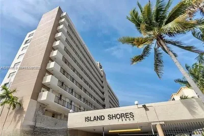 2903 N Miami Beach Blvd #906 1
