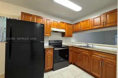 4033 Lakeside Dr #4033 1