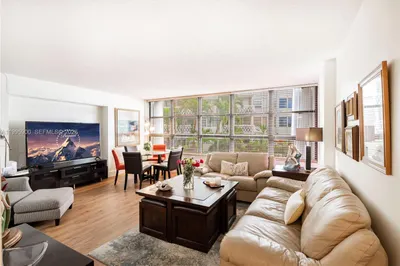 1440 Brickell Bay Dr #201 1
