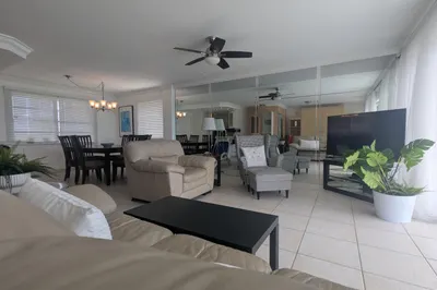 220 KINGS POINT Drive #501 1