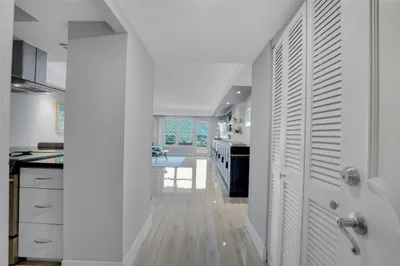 3000 E Sunrise Boulevard #6G 1