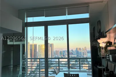 335 S Biscayne Blvd #LPH-06 1