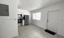 633 NE 4th Ct #1 Photo
