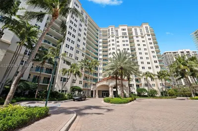 20000 E Country Club Dr #314 1