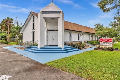 2520 NW 8th Court 1