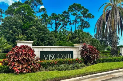 233 SE Via Visconti 1