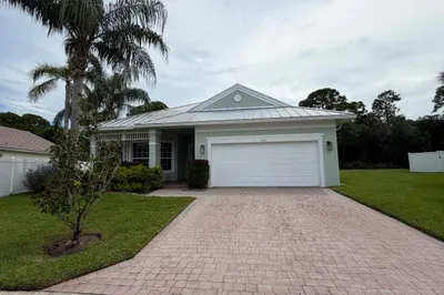 104 NW Pleasant Grove Way 1