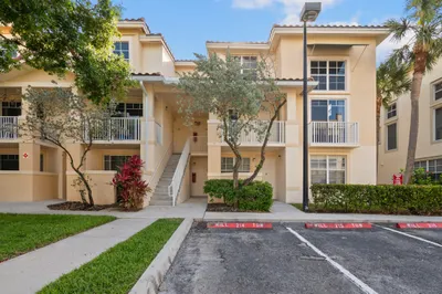 4822 Chancellor Drive #20 1