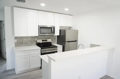 1181 W 28th Street 1