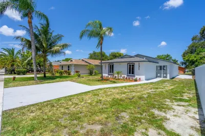 19131 NW 33rd Ct 1