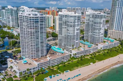 16425 Collins Ave #OS18A 1