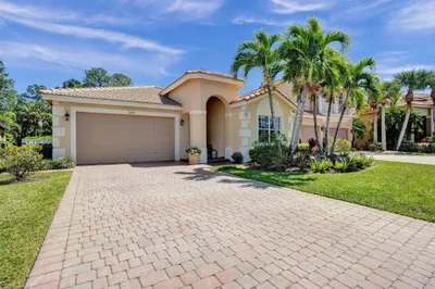 2997 SW Porpoise Circle 1