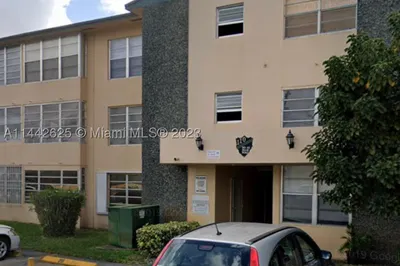 110 Royal Palm Rd #207 1