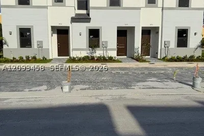 1027 NW 1 ave #1027c 1
