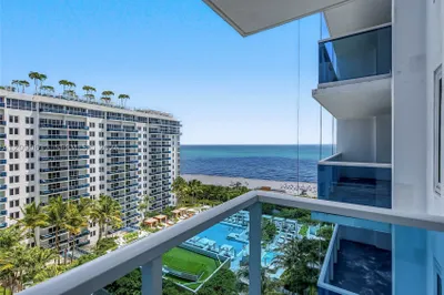 2301 Collins Ave #1420 1