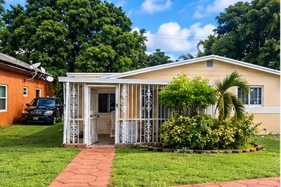 4301 SW 28th Street 1