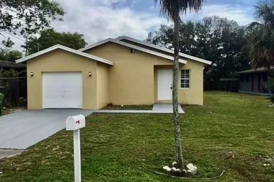 1136 NW 5th Ct 1