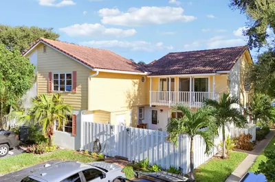 232 Seabreeze Circle 1