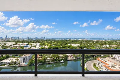 2555 Collins Ave #2406 1