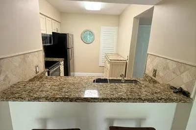 1035 LAKE SHORE Drive #103 1