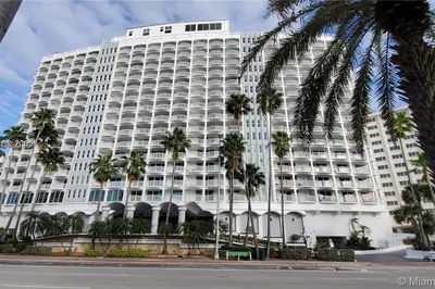 5401 Collins Ave #230 1