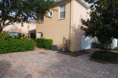 4014 Community Drive #1 1