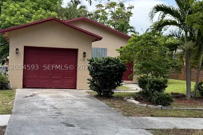 1561 NW 7th Ter 1