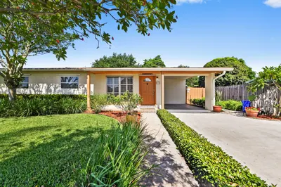 313 Poe Drive 1