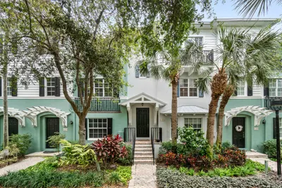 326 E Mallory Circle 1