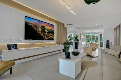 19111 Collins Ave #102 1