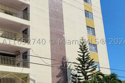 8001 Crespi Blvd #4A 1