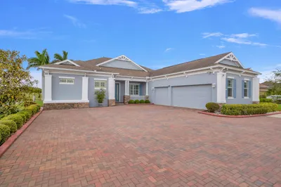 7273 E Village Square 1