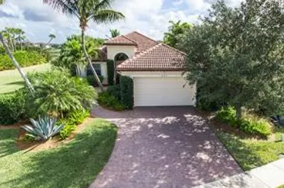 6724 Fox Hollow Drive 1