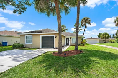 5483 Club Circle 1