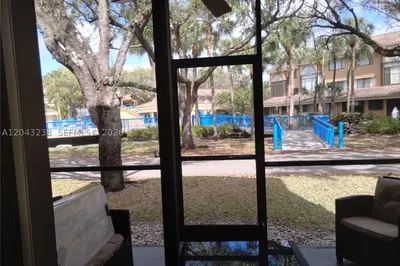 15509 N Miami Lakeway N #102 1