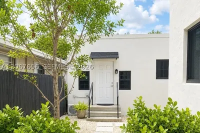 220 SW 32nd Ave #REAR 1