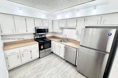 1800 SW 81st Ave #1204 1