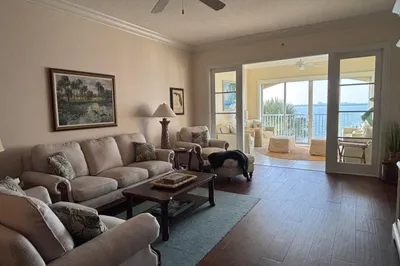 29 HARBOUR ISLE Drive W #304 1