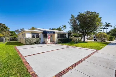 1051 Oriole Ave 1